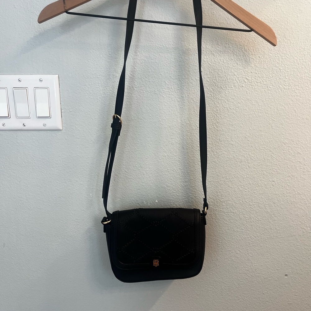 Black Tommy Hilfiger Crossbody Bag - Picture 4 of 9